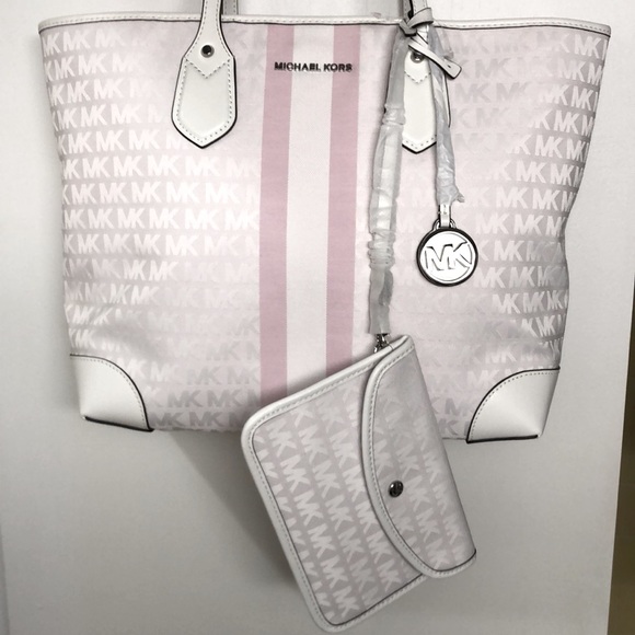 NWT - Michael Kors Large Signature Eva Striped Tote Bag  - Excellent Condition - Picture 5 of 14